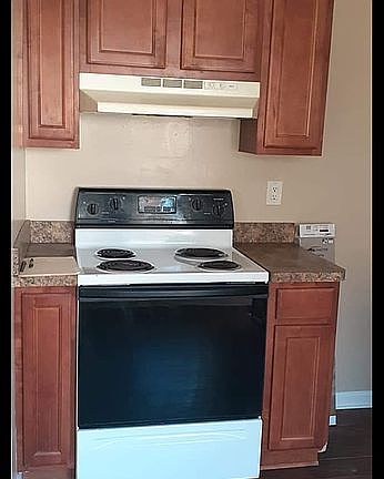 5th image of 7314 Wakefield Ave