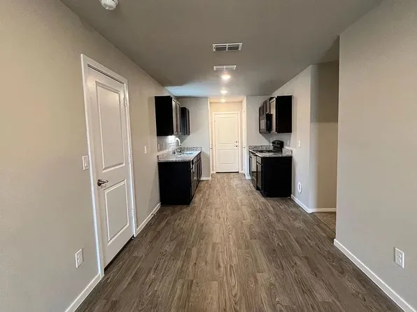9705 Trenton Ave, Lubbock, TX 79424