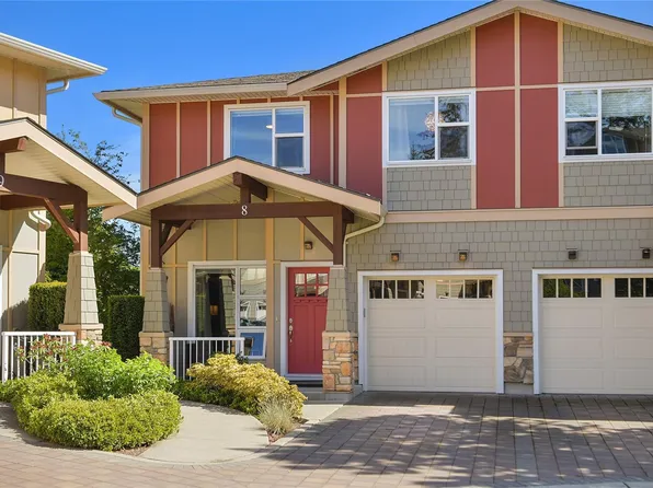 1900 Watkiss Way #8, View Royal, BC V9B 0S8