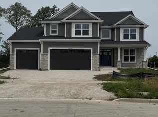 N55W23842 Fieldstone Pass Cir, Sussex, WI 53089