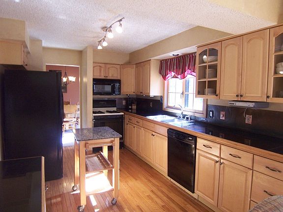 5th image of 8936 S Christine Dr