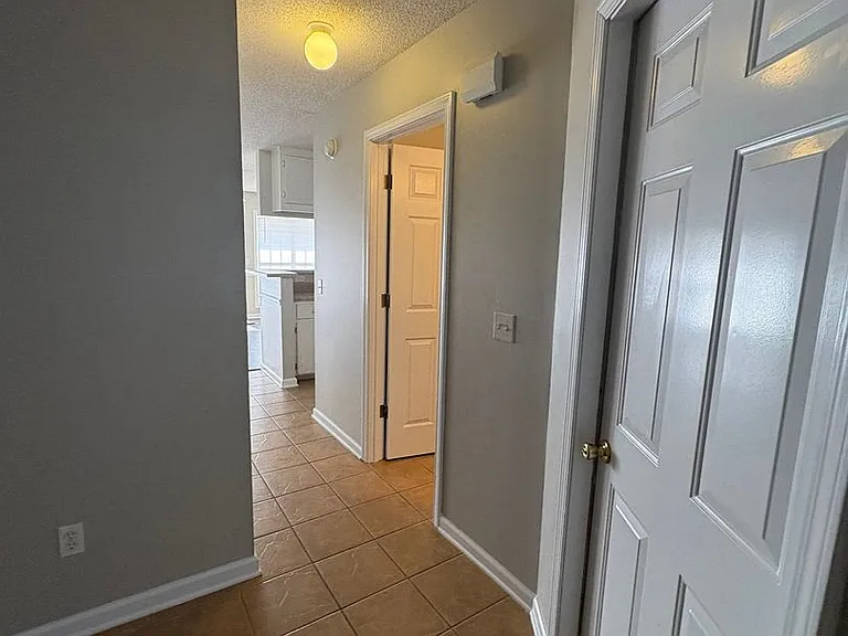 165 N Springview Dr — Photo 4