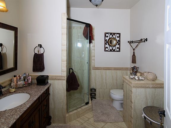 5th image of 1305 N Columbus Ave Unit 103