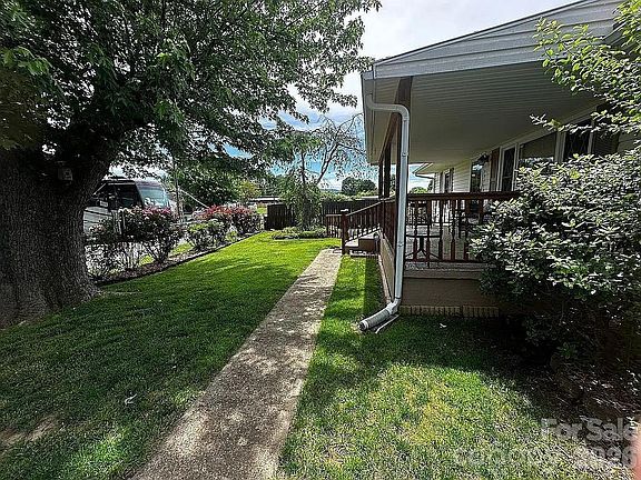 4th image of 34 Sunset Dr