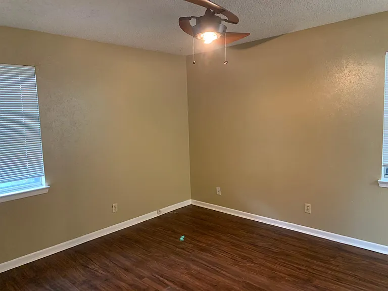 615 Bishop Dr — Photo 15