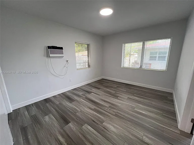 962 NW 6th St #1 — Photo 12