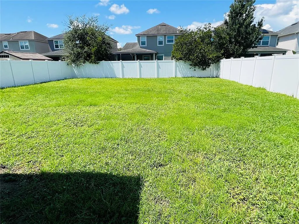 5 bed, 3.5 bath, 2656 sqft, $3,600 — Photo 4