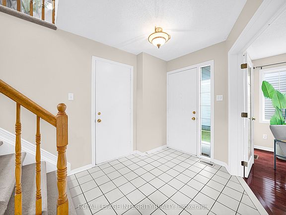 4th image of 25 Springwater Dr