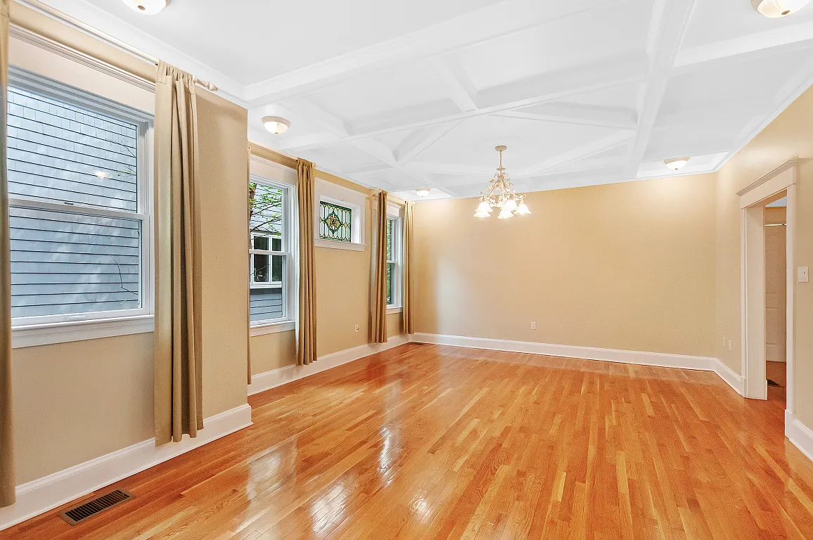 Building Photo - 275 Mason Ter #L