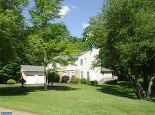 9 Cromwell Dr, Chesterfield, NJ 08515