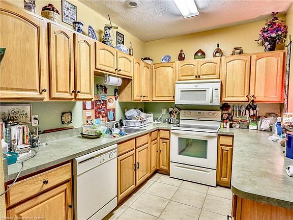 2nd image of 1402 Las Villas Blvd