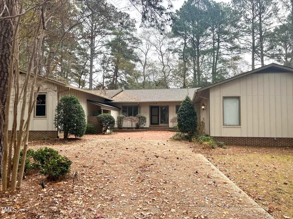 206 Saint Andrews Ln, Cary, NC 27511