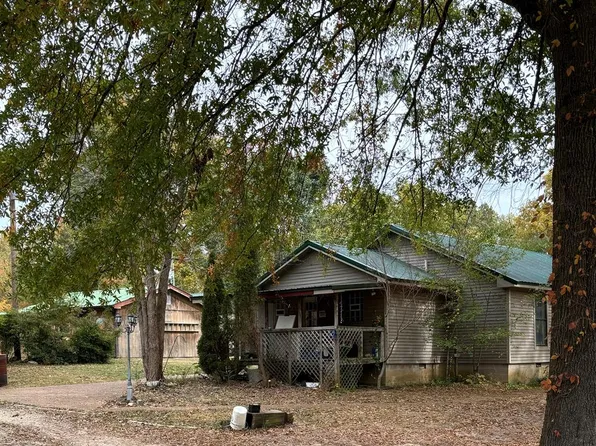 209 Walnut Dr, Springville, TN 38256
