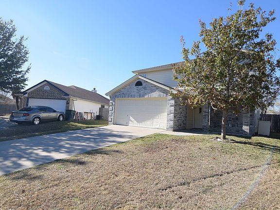 3rd image of 1409 Fox Creek Dr
