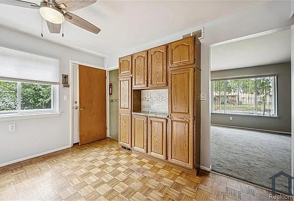 5th image of 32654 Wareham Ct