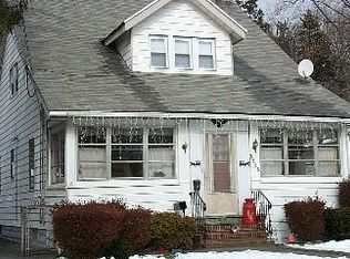 3883 Maple St, Seaford, NY 11783