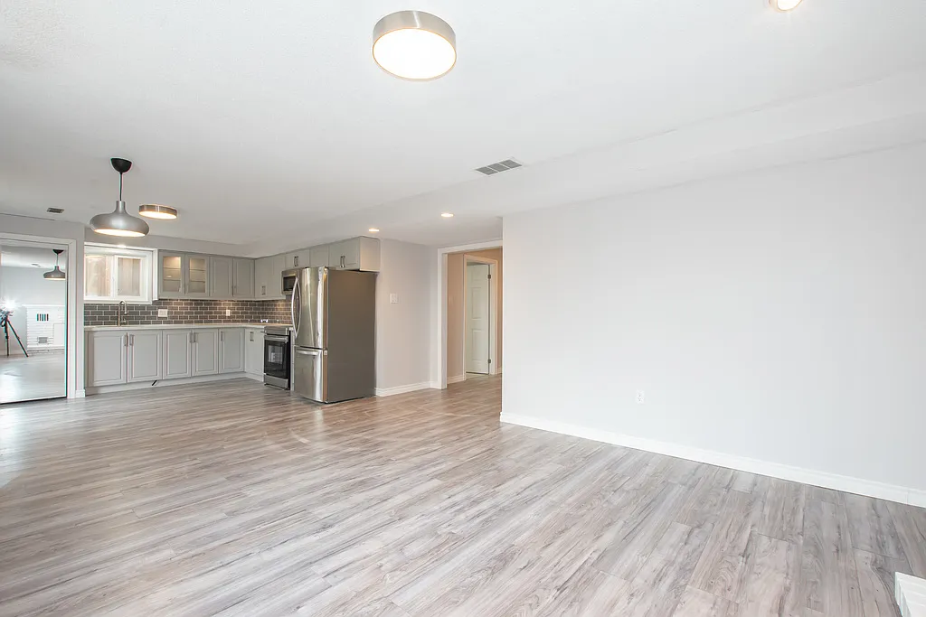 Building Photo - 27 Rollins Dr