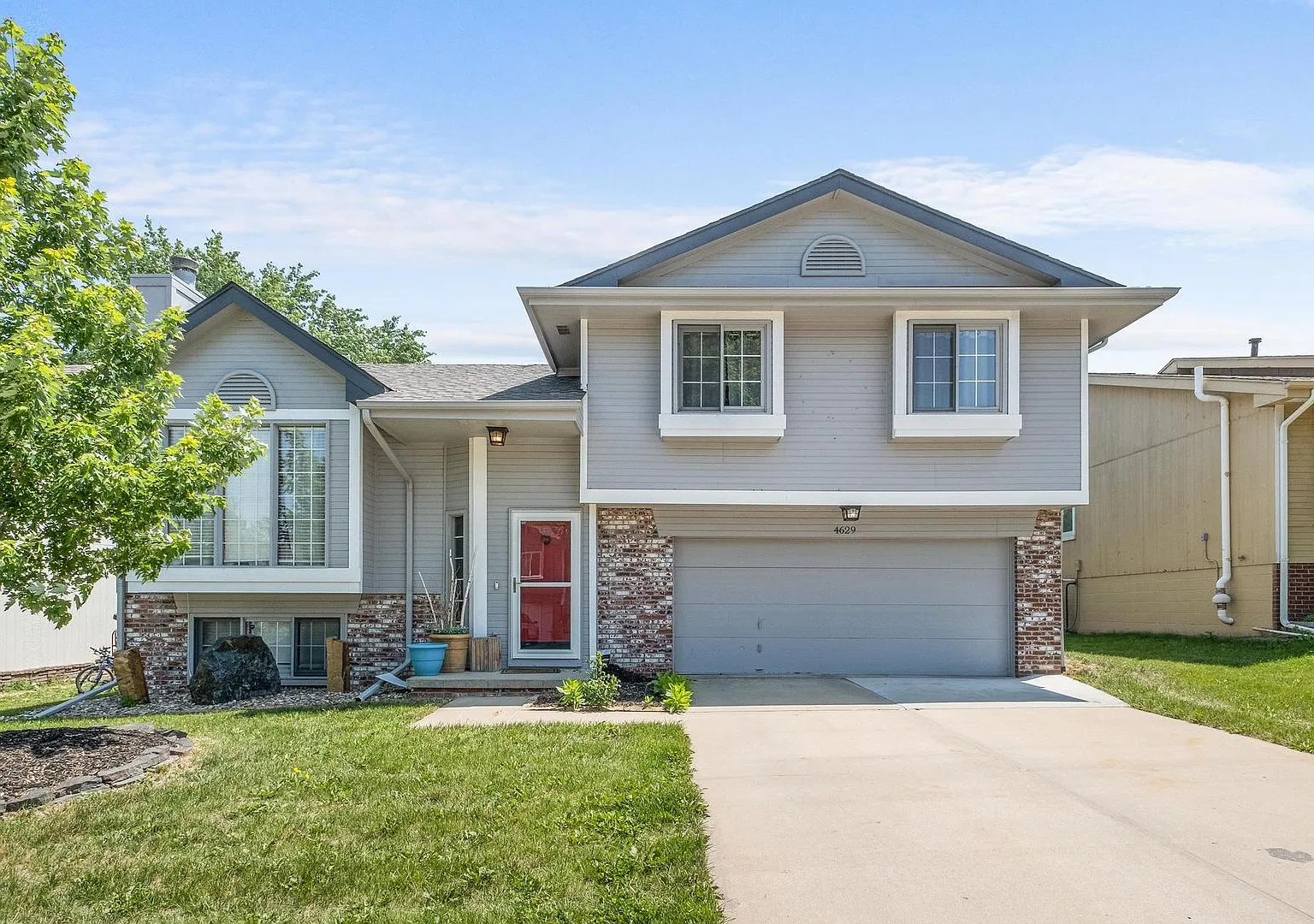 Furnished Short Term Rental — Photo 1