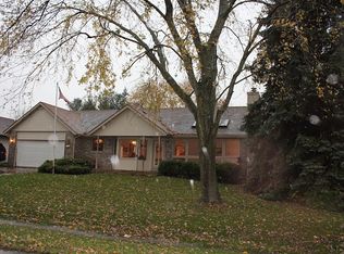 12 King Henry Rd SE, Poplar Grove, IL 61065