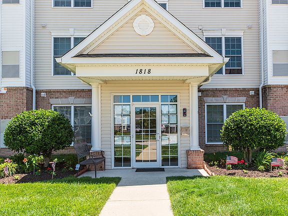 2nd image of 1818 Selvin Dr Unit 303