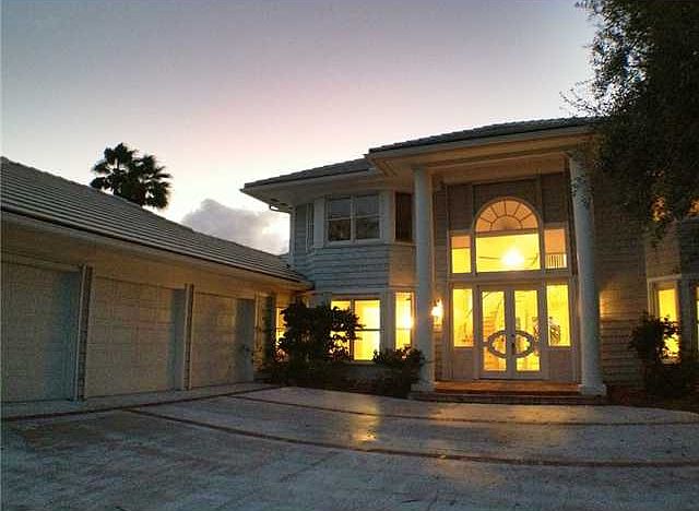 1st image of 221 Riverway Dr