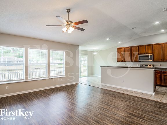 5th image of 12241 Pebble Point Dr W