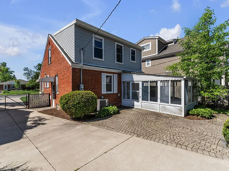 2711 Dorchester Rd — Photo 49