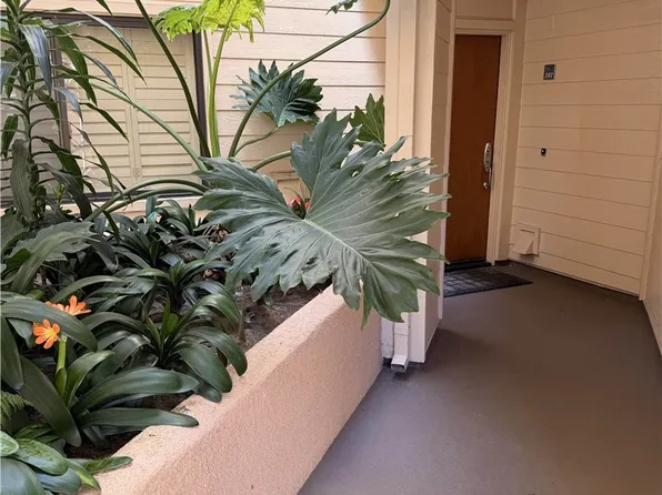 130 The Vlg Unit 101, Redondo Beach, CA 90277