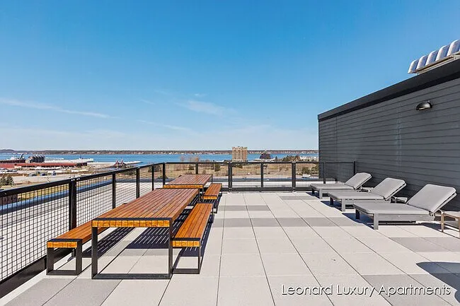 The Leonard Luxury Apartments — Photo 102