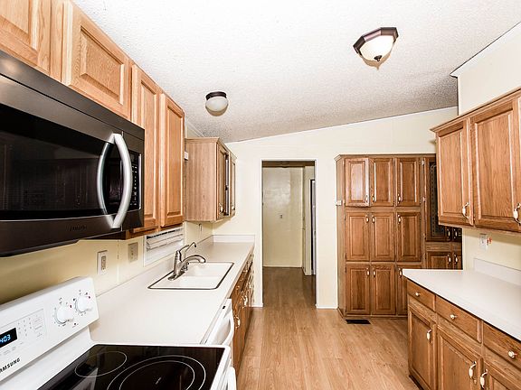 2nd image of 10812 Moske Cir