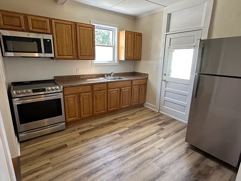 170 Washington St #4 — Photo 2
