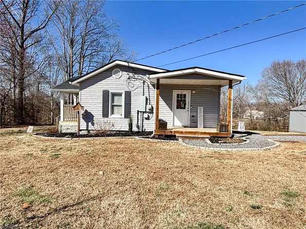 187 Eaton St, Mount Airy, NC 27030