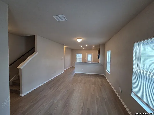 4 bed, 2.5 bath, 1748 sqft, $1,725 — Photo 3