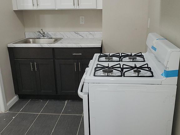 2nd image of 56 William St #3
