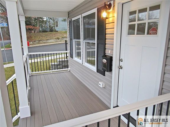 5th image of 502 Alpine St #2