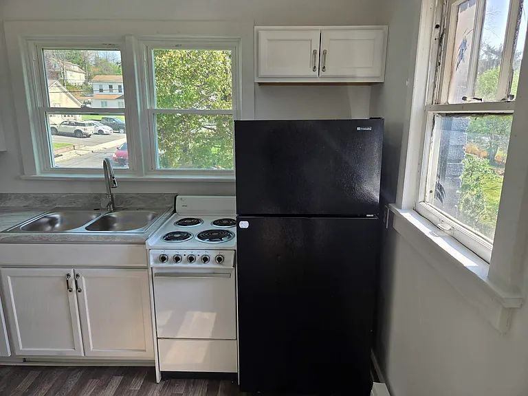 404 Walnut St #C — Photo 10