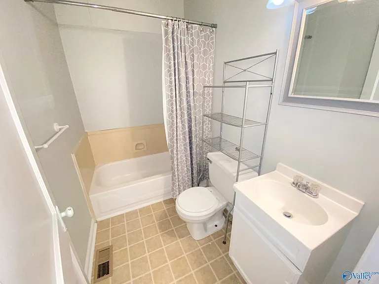 2415 Bonita Dr SW — Photo 22