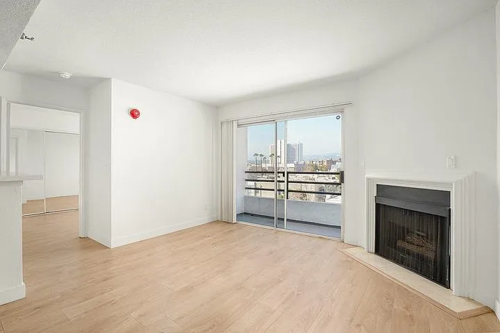 Midvale Towers — Photo 34