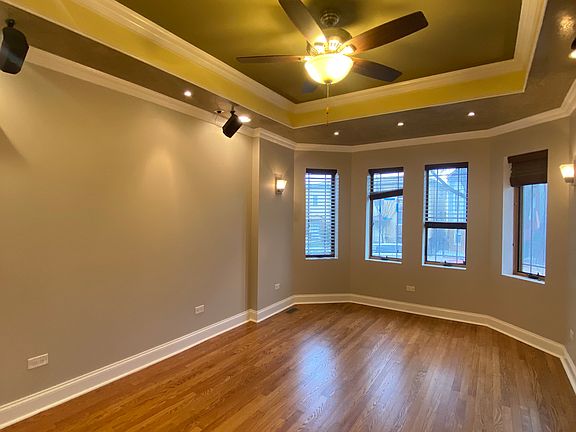2nd image of 2825 N Hamlin Ave #1