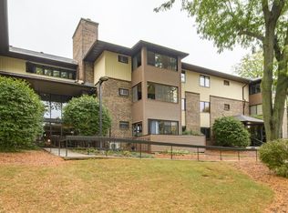 2 Maple Wood Ln UNIT 25, Madison, WI 53704