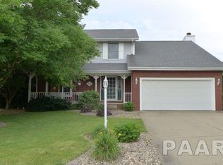 902 Sunburst Ln, Washington, IL