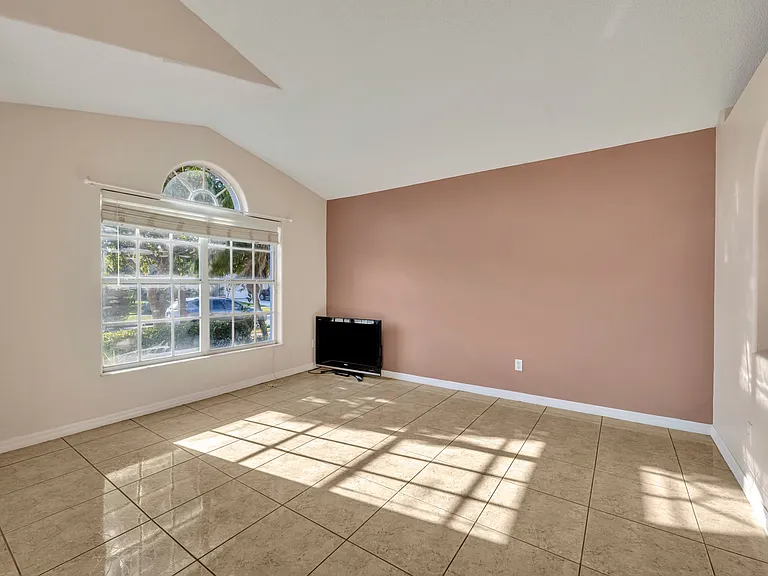 3136 Crystal Creek Blvd — Photo 6
