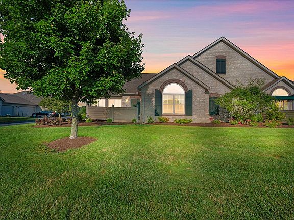3rd image of 2780 Canterbury Cir #A