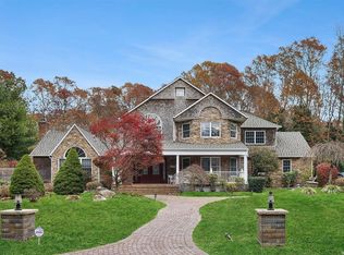 23 Gateway Ln, Manorville, NY 11949