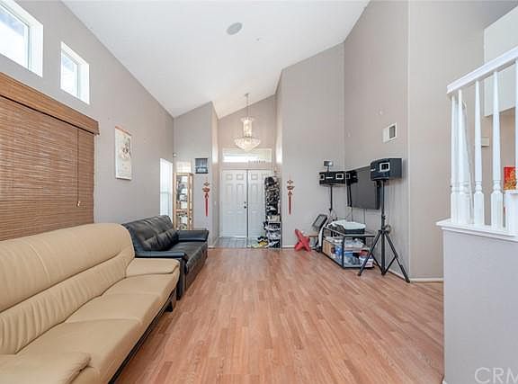 5th image of 11361 Zinnia Ln
