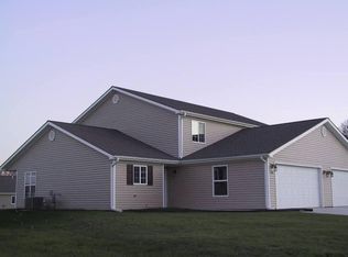 506 Stone Pointe Dr, Manhattan, KS 66503