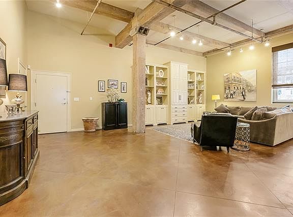 3rd image of 825 Lafayette St Unit 3
