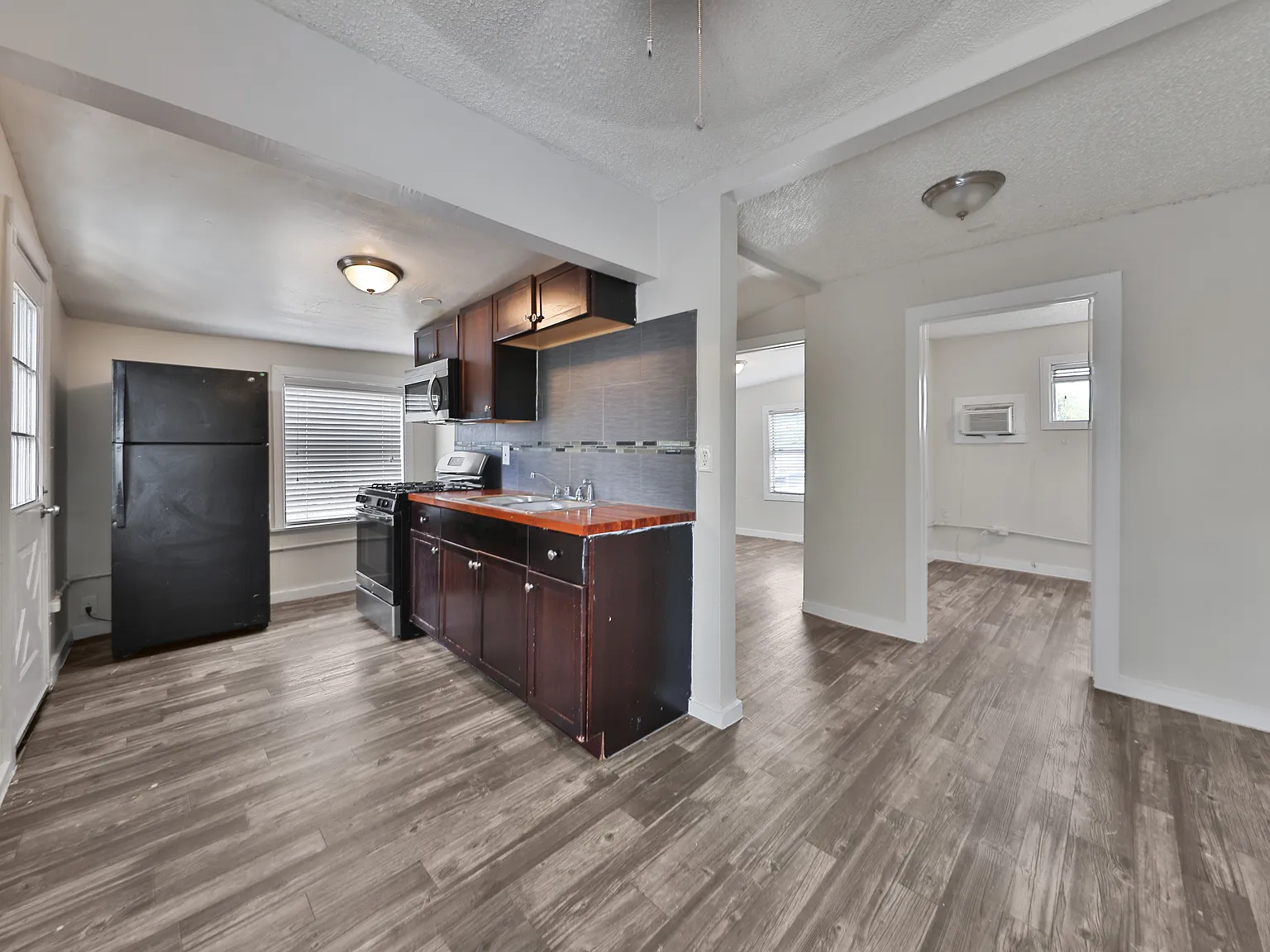 2 bed, 600 sqft, $1,200 — Photo 3