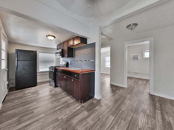 3rd image of 827 W Rosewood Ave APT 5