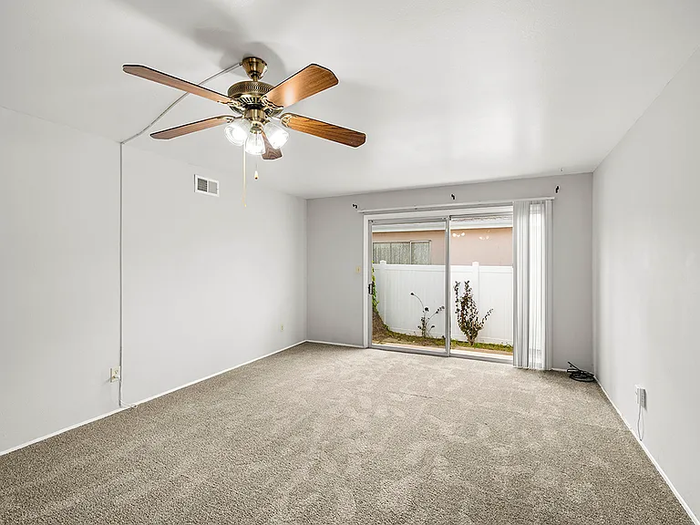 3641 Martha St — Photo 8